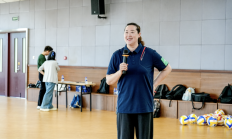 世俱杯:女排奥运冠军宋妮娜：青少年保持身心健康才能走得更远