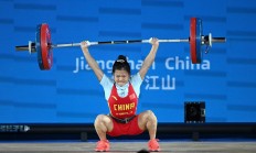 世俱杯买球:举重亚锦赛：赵金红包揽女子45公斤级三项冠军 打破抓举世界纪录